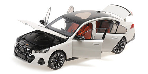 Minichamps 2023 BMW i5 (5 Series) G60 White Metallic 1:18