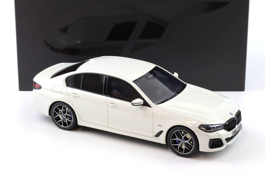 GT Spirit 2023 BMW 545E G30 Xdrive M Sport Sedan White 1:18