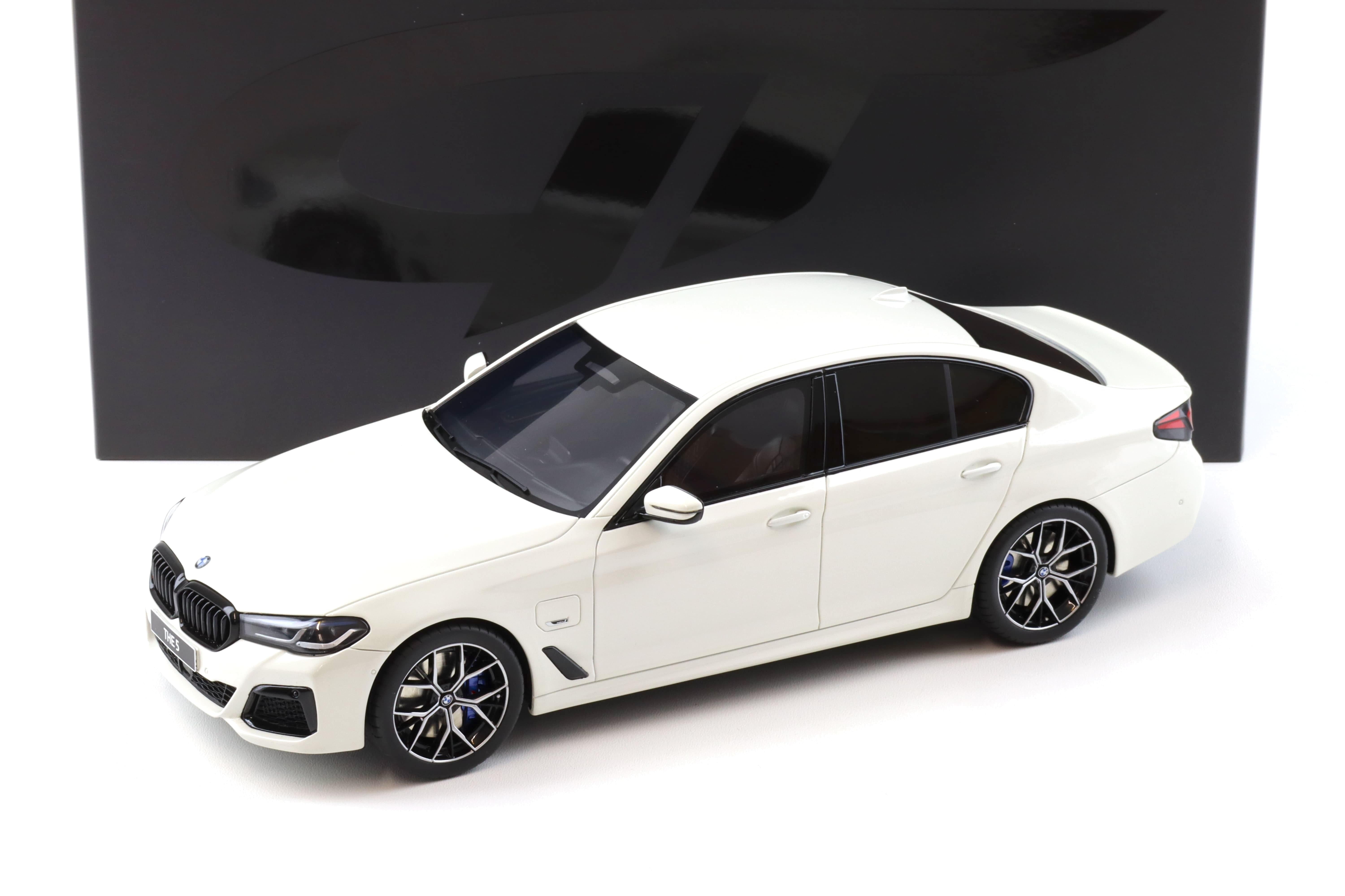 京商 1/18 BMW 5シリーズ G30 ホワイト 5 Series 京商 1/18 BMW 5シリーズ G30 ホワイト 5 Series 京商 1/18 BMW