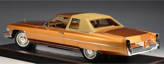 Stamp Model 1976 Cadillac Coupe DeVille Amberlite Firemist (Gold) 1:18