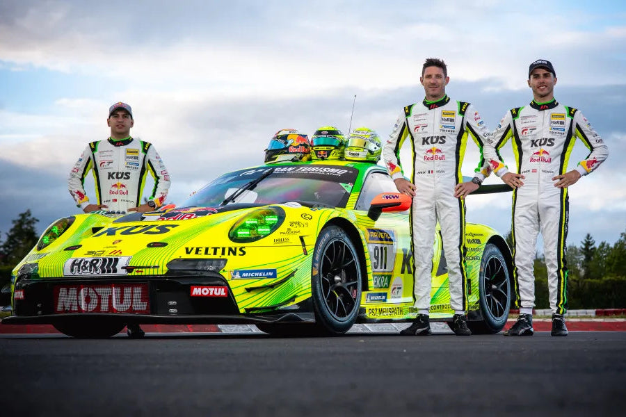 Spark-Model Porsche 911 992 GT3 R Evo26 #911 Manthey 24hr Nurburgring 2026 1:18 WITH DISPLAY