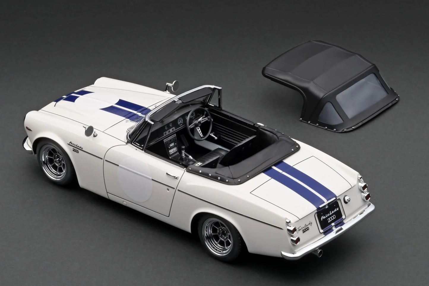 Ignition-Model Datsun Fairlady 2000 (SR311) White & Blue 1:18