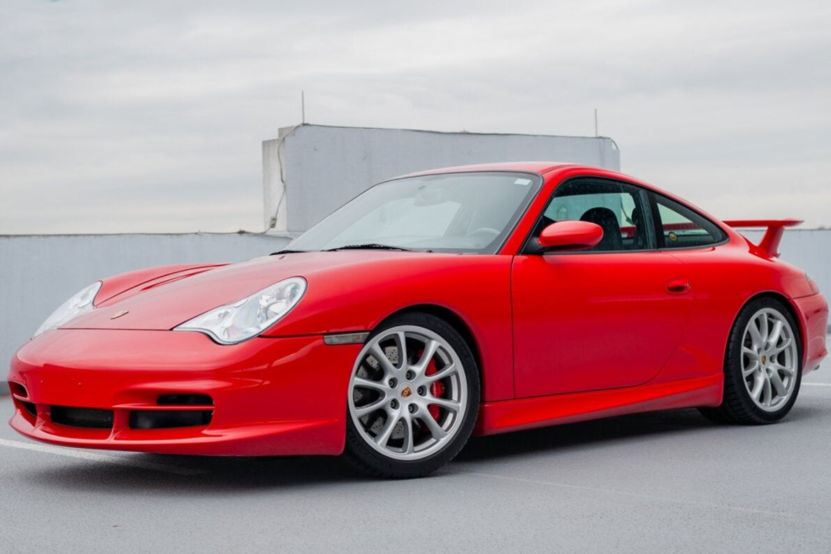 Spark-Model 2004 Porsche 911 (996) GT3 Guards Red 1:18 DEALER