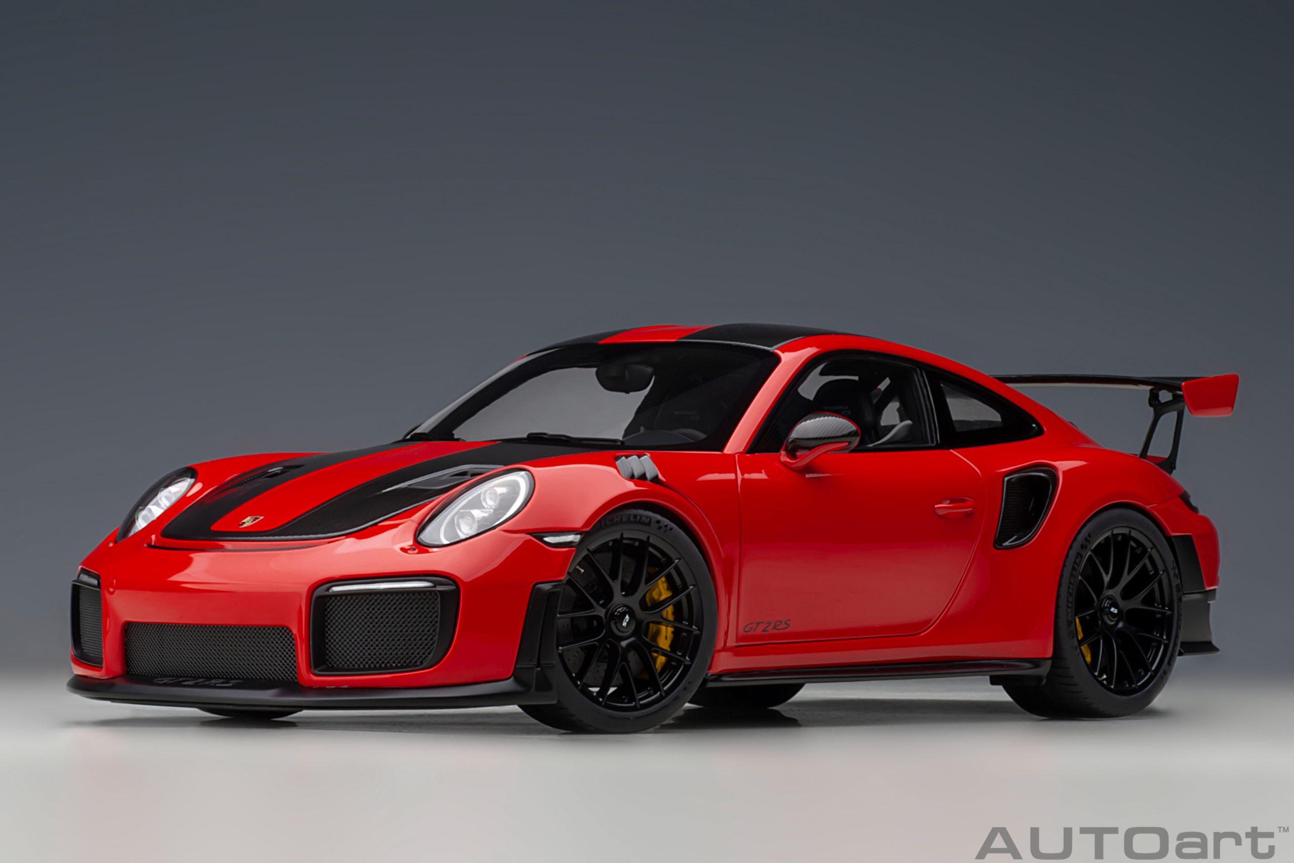 Porsche 911 GT2 RS ミニカー　オートアート　赤 AUTOart Porsche 911 991.2 GT2 RS w/ Weissach Pkg Guards Red 1:18