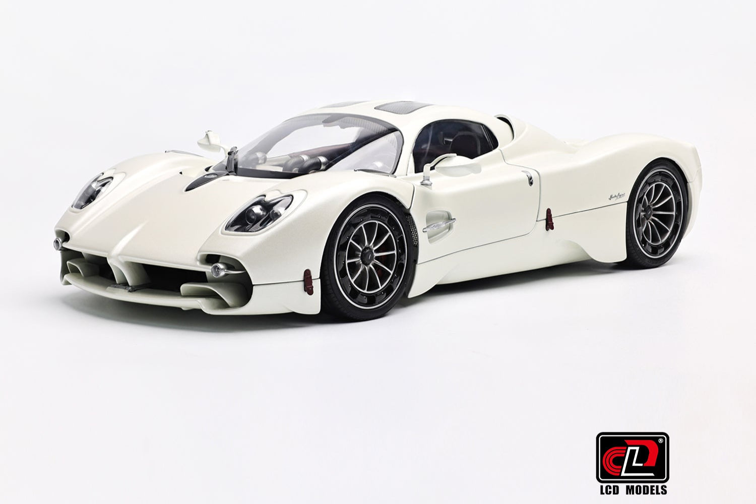 LCD 1/43 パガーニ ユートピア クーペ ホワイト ライトゴールド LCD Pagani Utopia Champagne Gold 1:18 – STM Diecast