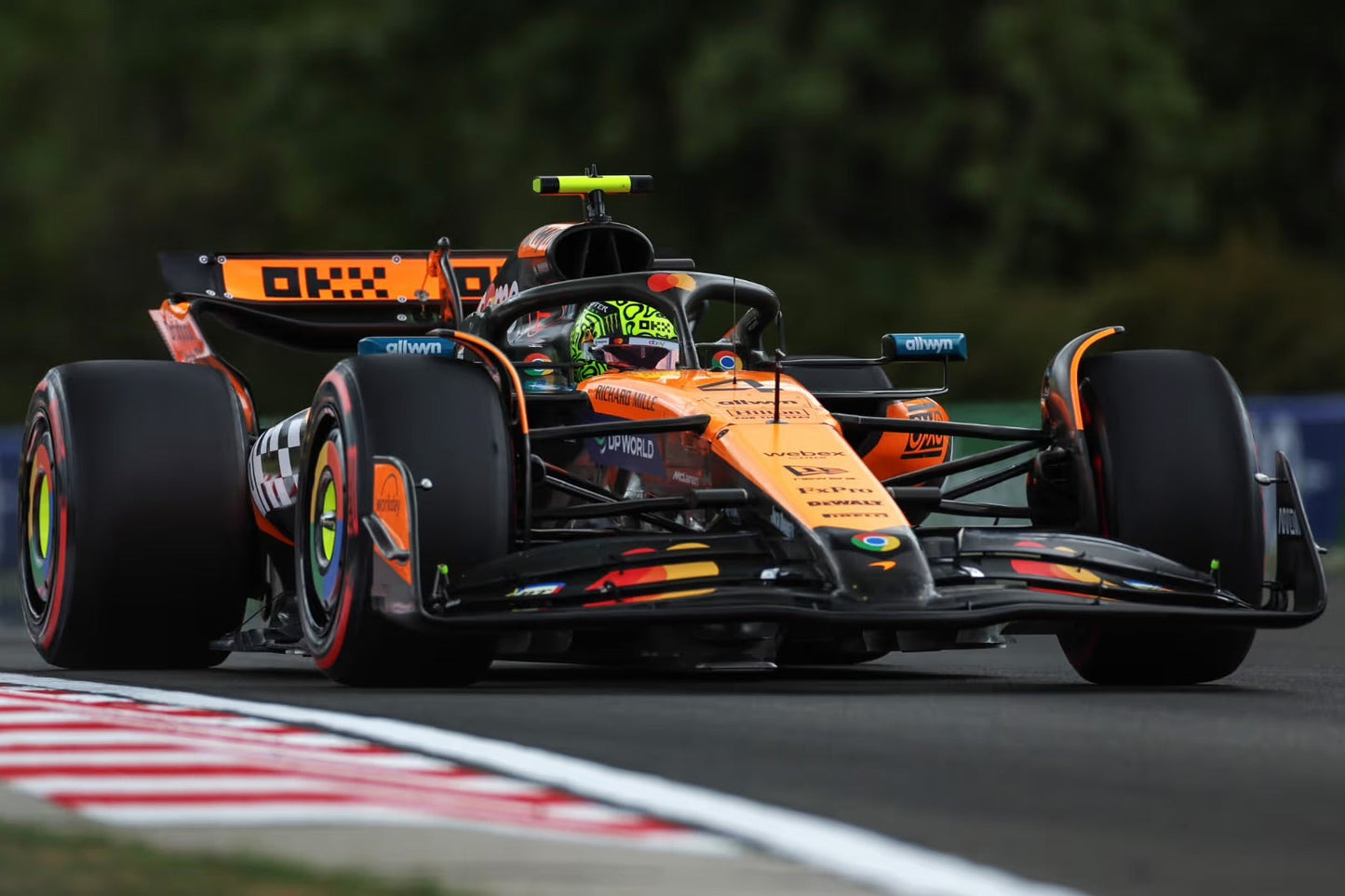 Minichamps Mclaren F1 Team MCL39 Orange L. Norris Winner Hungarian GP 2025 1:18