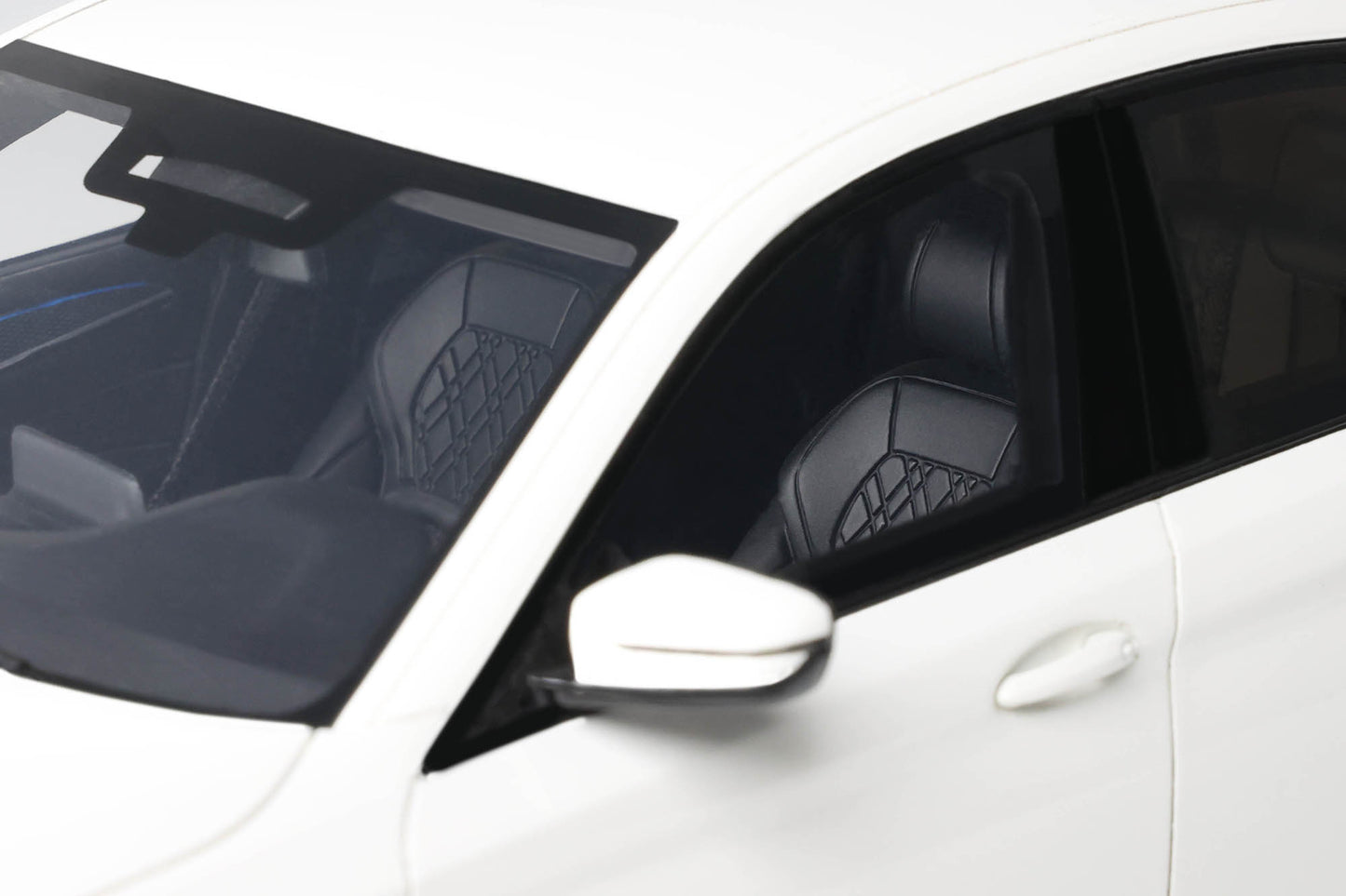 GT Spirit 2023 BMW 545E G30 Xdrive M Sport Sedan White 1:18