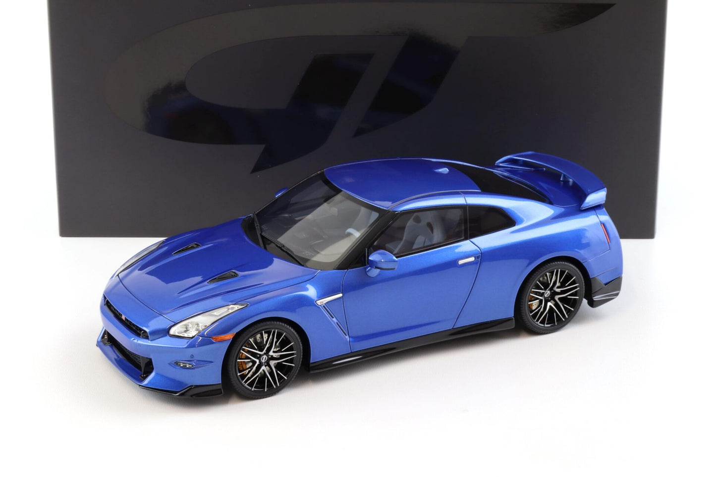 GT Spirit 2024 Nissan GT-R (R35) Skyline Edition Bayside Blue 1:18