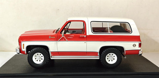 Cult-Scale 1973 - 1978 Chevrolet Blazer K5 Blazer Red and White 1:18