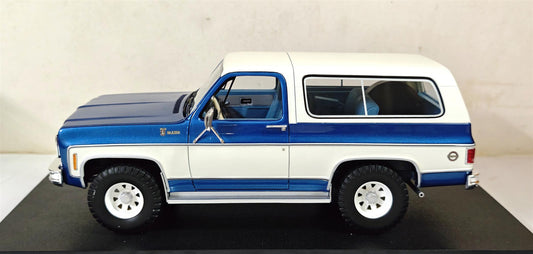 Cult-Scale 1973 - 1978 Chevrolet Blazer K5 Blazer Blue and White 1:18