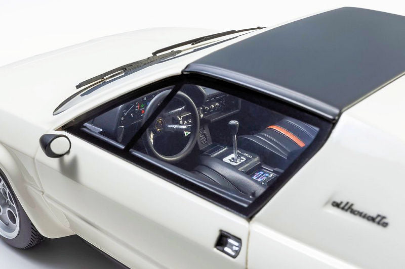 Kyosho 1976 Lamborghini Silhouette Coupe White 1:18