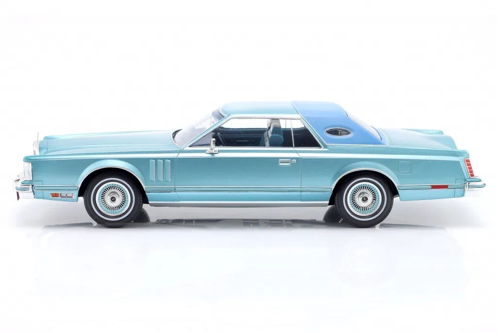 MCG 1978 Lincoln Continental Mark V Light Blue Metallic 1:18