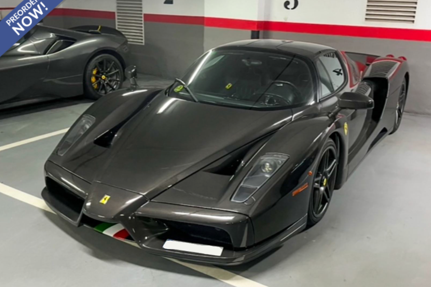 BBR 2004 Ferrari Enzo Ferrari FULL CARBON w/ Italian Stripe 1:18 LUXURY PACK