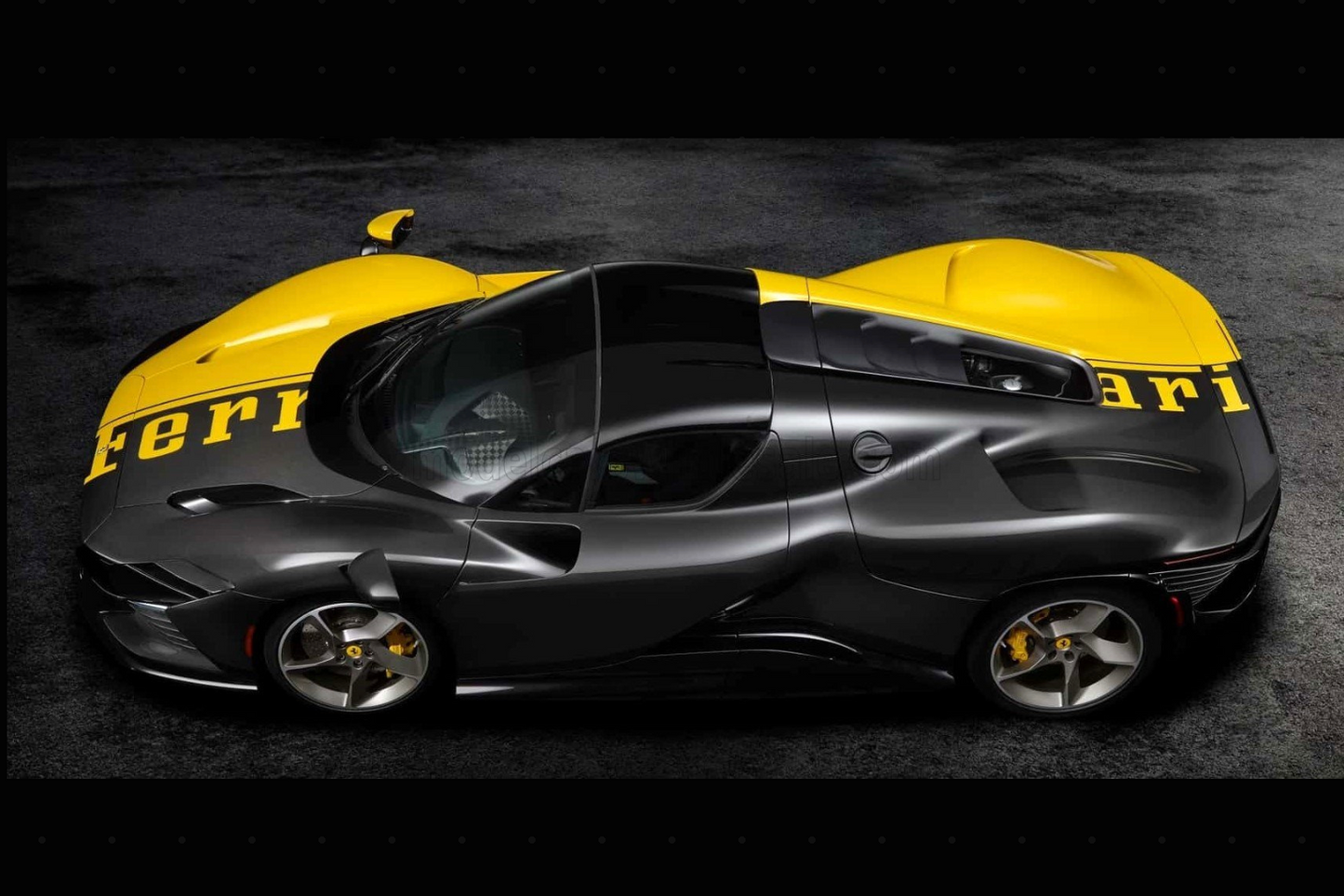 SP3 Ferrari Diecast 1/18 special livery carbon fiber