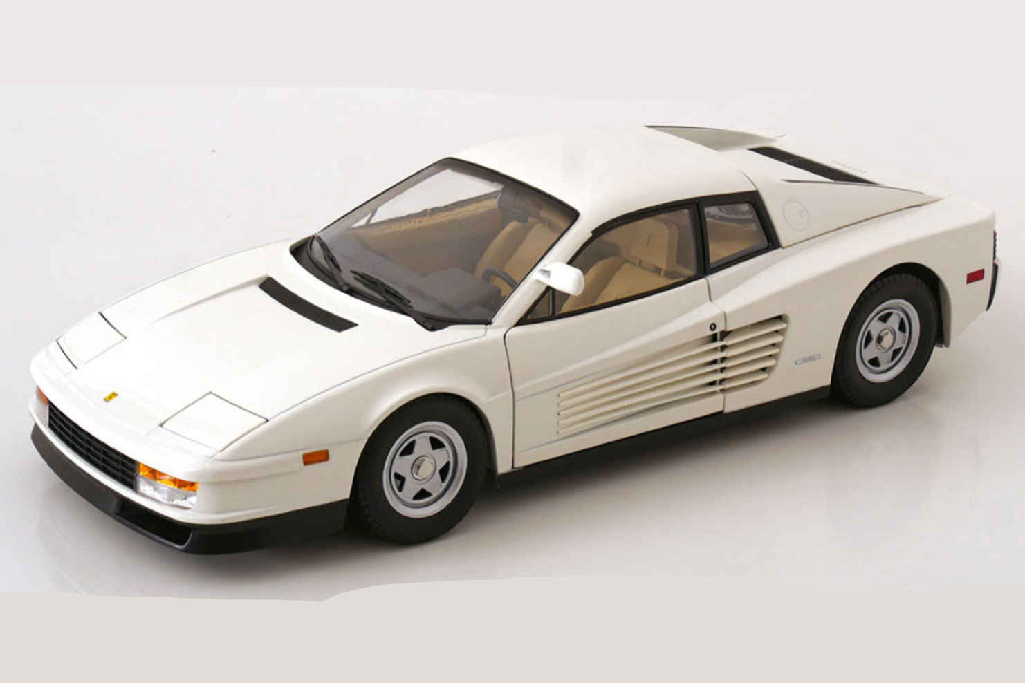 KK Scale 1984 Ferrari Testarossa White Monospecchio US-Version 1