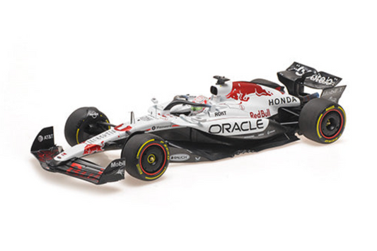 Minichamps F1 RB21 Team Oracle Red Bull Racing #1 w/ Accessories Winner Japan GP 2025 (Verstappen) 1:18