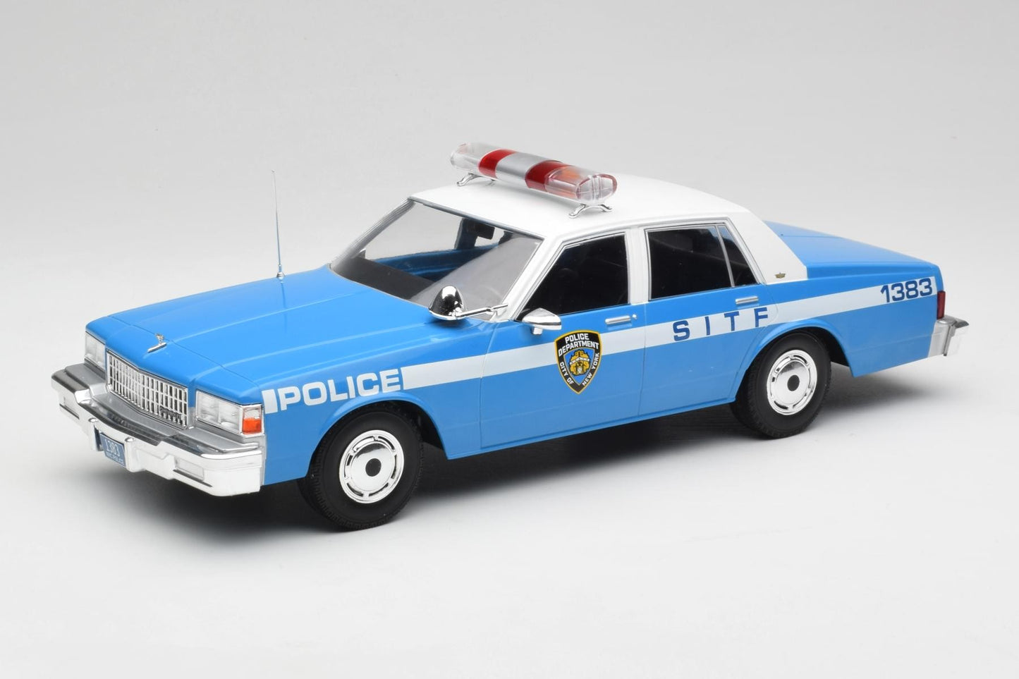 MCG 1987 Chevrolet Caprice NYPD Police Cruiser 1:18