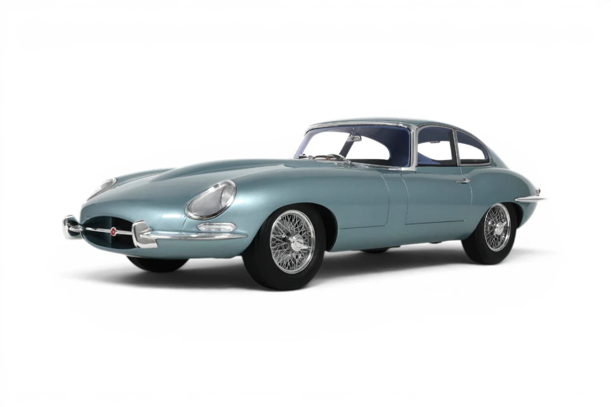 GT Spirit 1961 Jaguar E-Type Opalescent Silver Blue 1:12