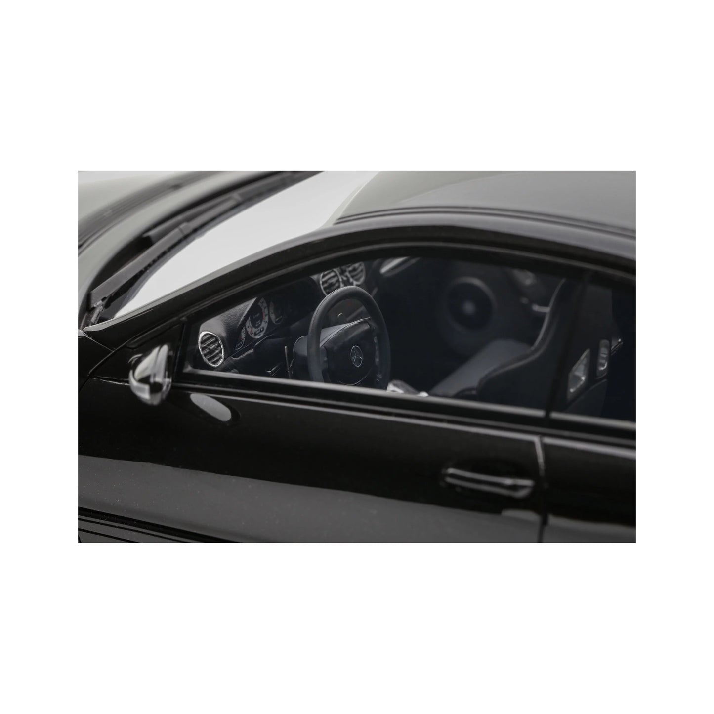 Otto 2004 Mercedes-Benz CLK AMG (C209) DTM Coupe Obsidian Black Metallic 1:18