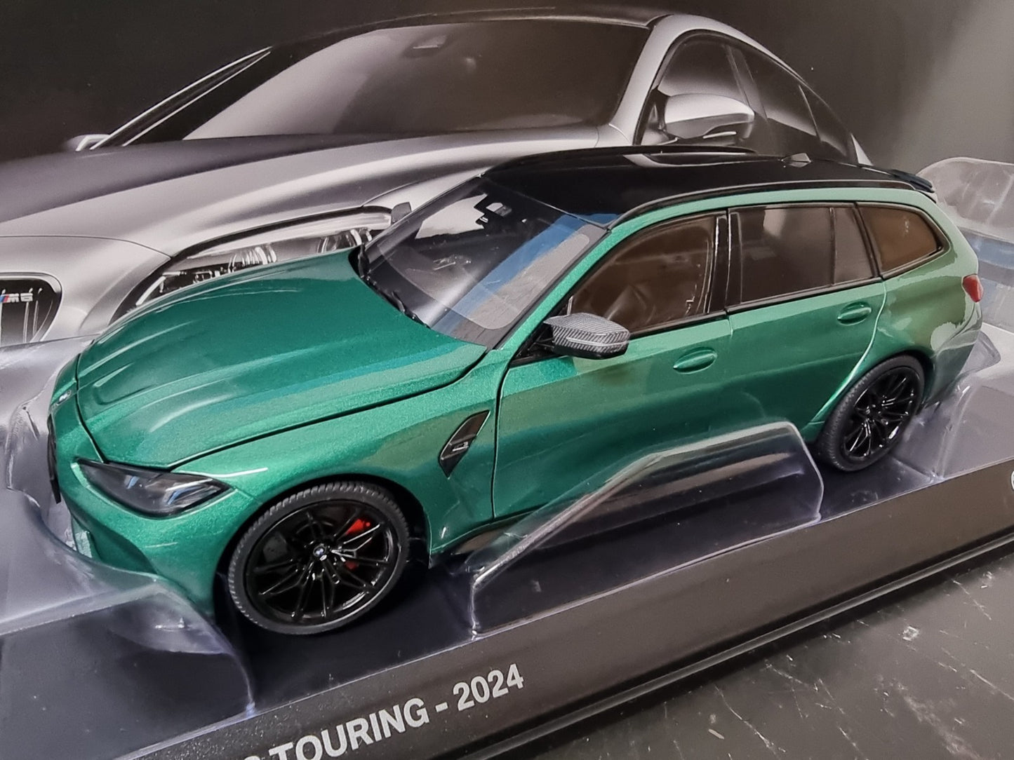 Minichamps BMW M3 Touring (G81) M Wagon Isle of Man Green Metallic 1:18 DEALER EDITION