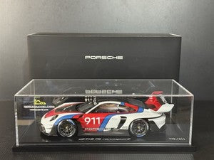 Spark-Model Porsche 911 (992) GT3 R Rennsport #911 WITH DISPLAY Red White Blue 1:18