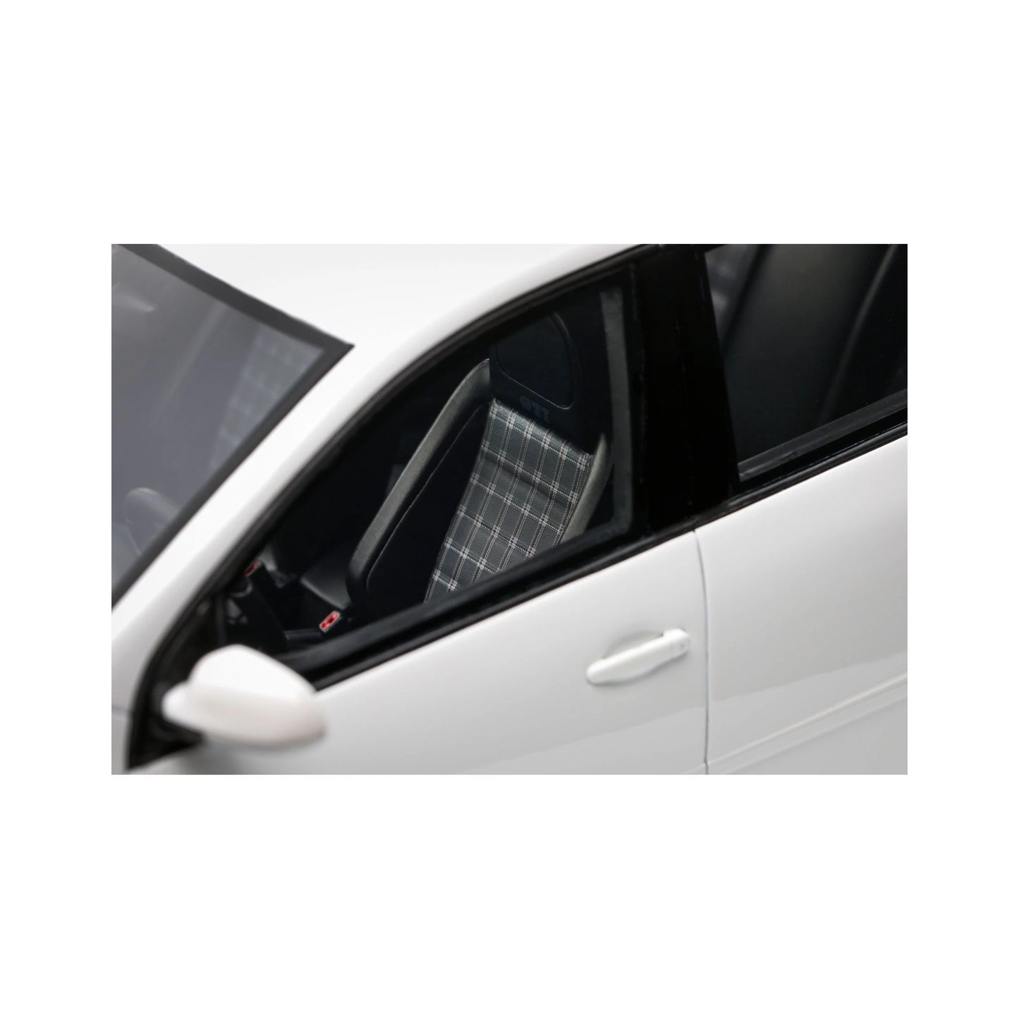 Otto 2007 Volkswagen Golf GTI MK5 Edition 30 Candy White 1:18