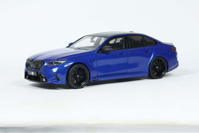 Solido 2025 BMW M5 (G90) Marina Bay Blue Metallic 1:18