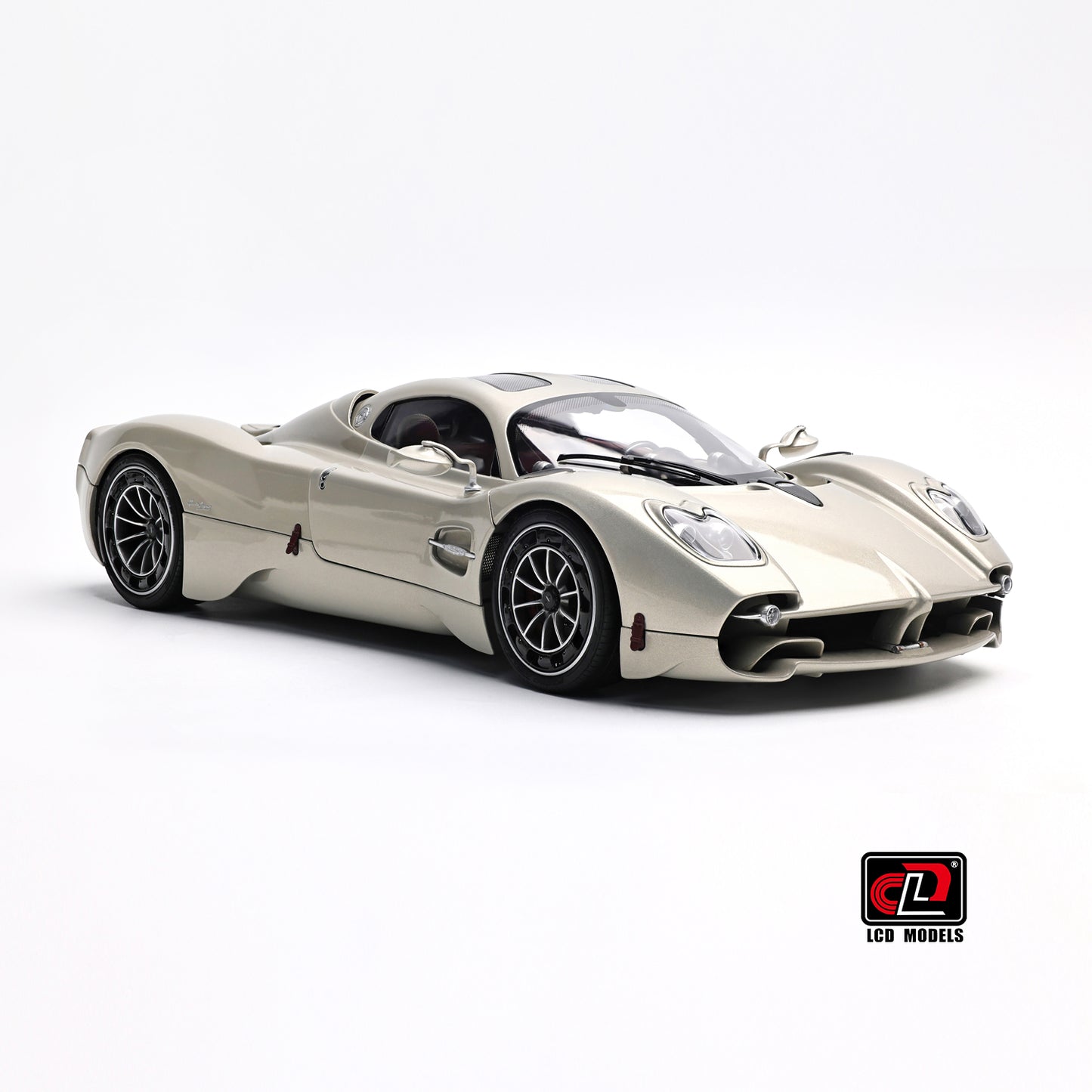 LCD Pagani Utopia Champagne Gold 1:18