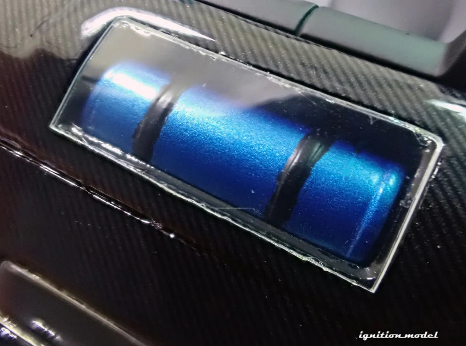 Ignition-Model Toyota Sprinter Trueno 3dr (AE86) H2 White & Black 1:18