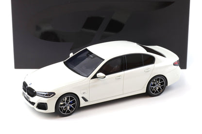 GT Spirit 2023 BMW 545E G30 Xdrive M Sport Sedan White 1:18