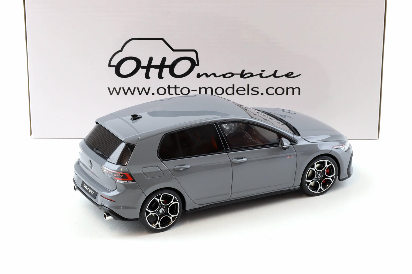 Otto 2024 Volkswagen Golf GTI MK 8 Moonstone Grey 1:18