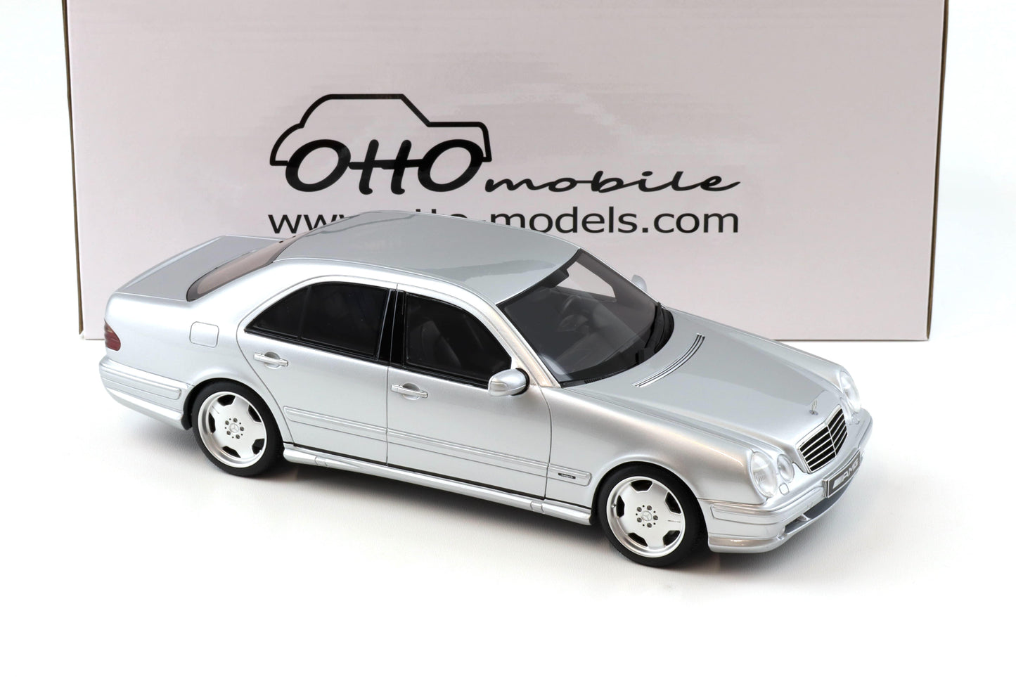 Otto 2001 Mercedes-Benz E55 AMG W210 Brilliant Silver 744 1:18