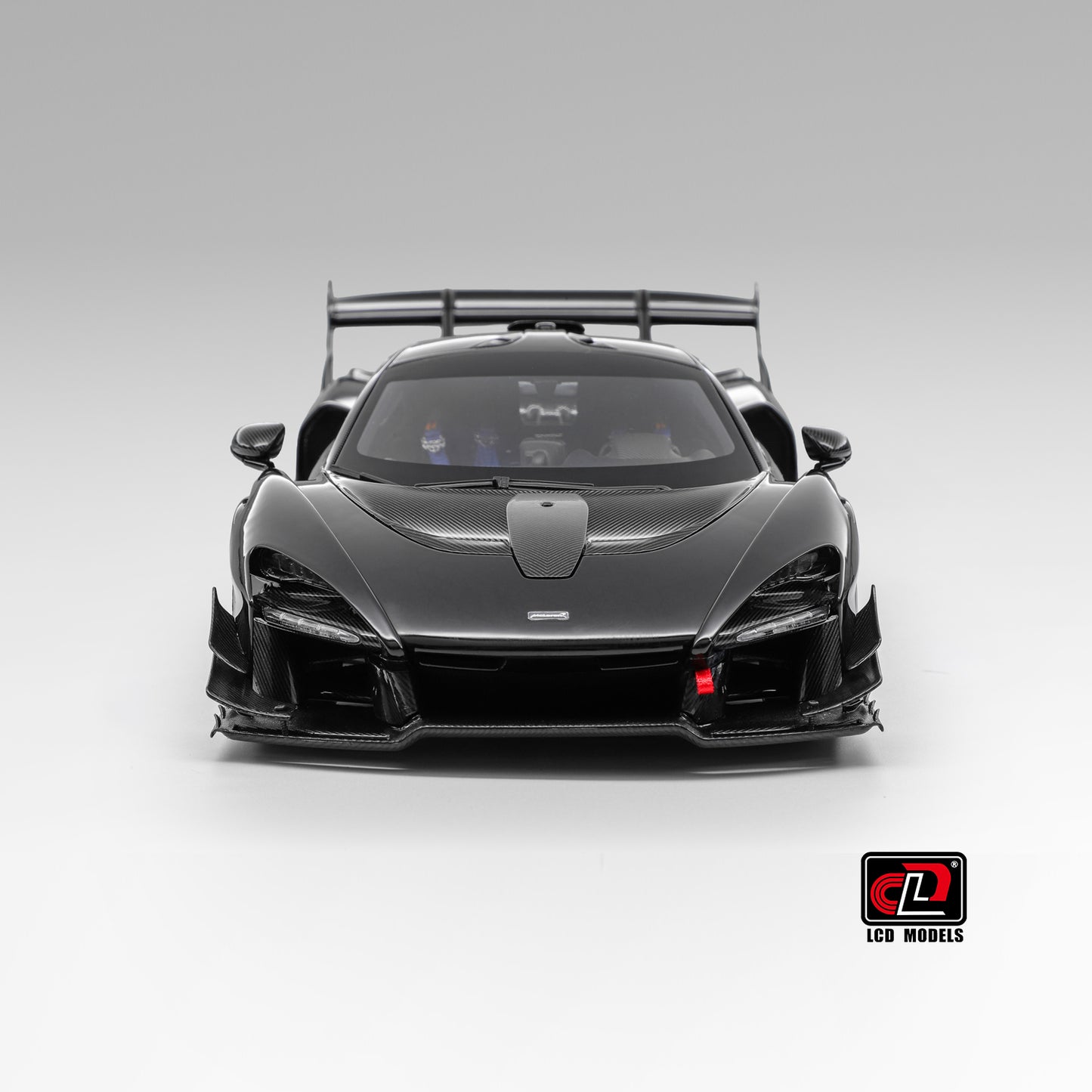 LCD Mclaren Senna GTR Black 1:18
