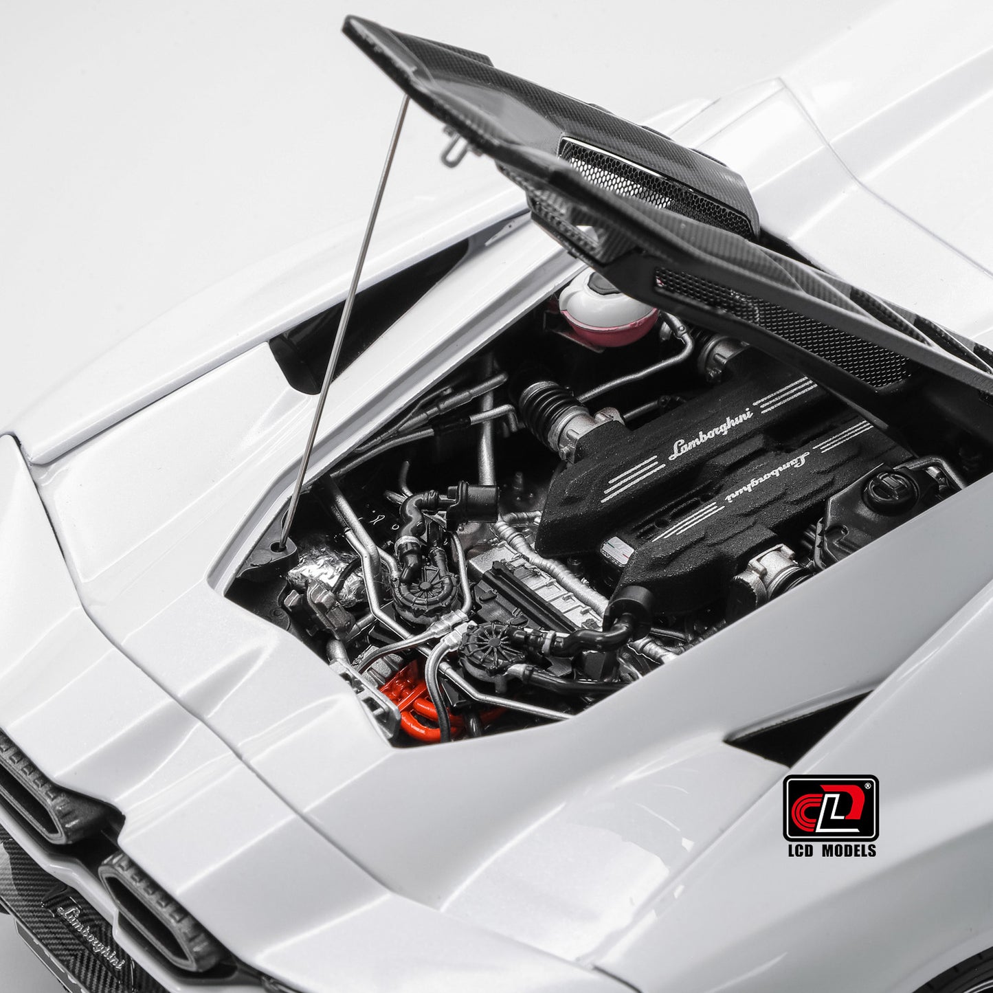 LCD 2024 Lamborghini Revuelto White 1:18