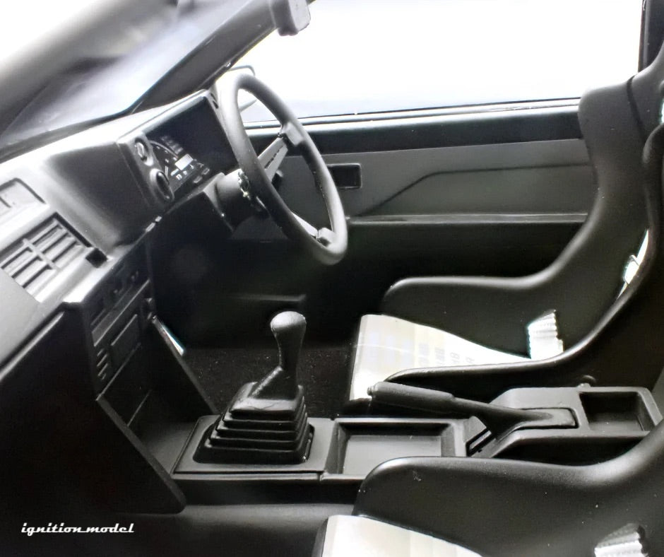 Ignition-Model Toyota Sprinter Trueno 3dr (AE86) H2 White & Black 1:18