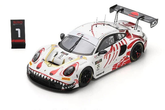 Spark-Model Porsche 911 992 GT3 R #8 AO Racing "Bushi Rexy" WINNER Suzuka 1000km 2026 1:12 WITH DISPLAY