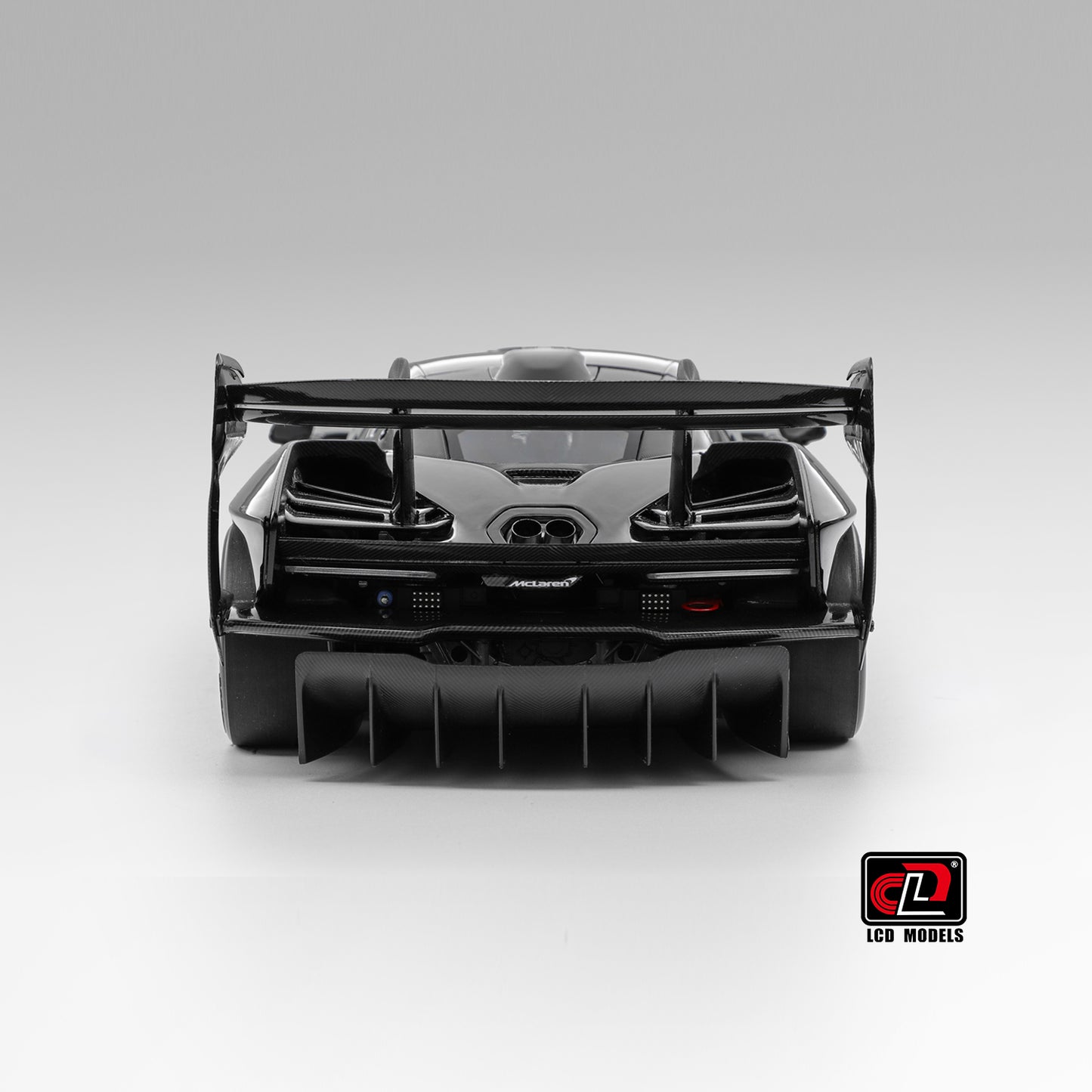 LCD Mclaren Senna GTR Black 1:18