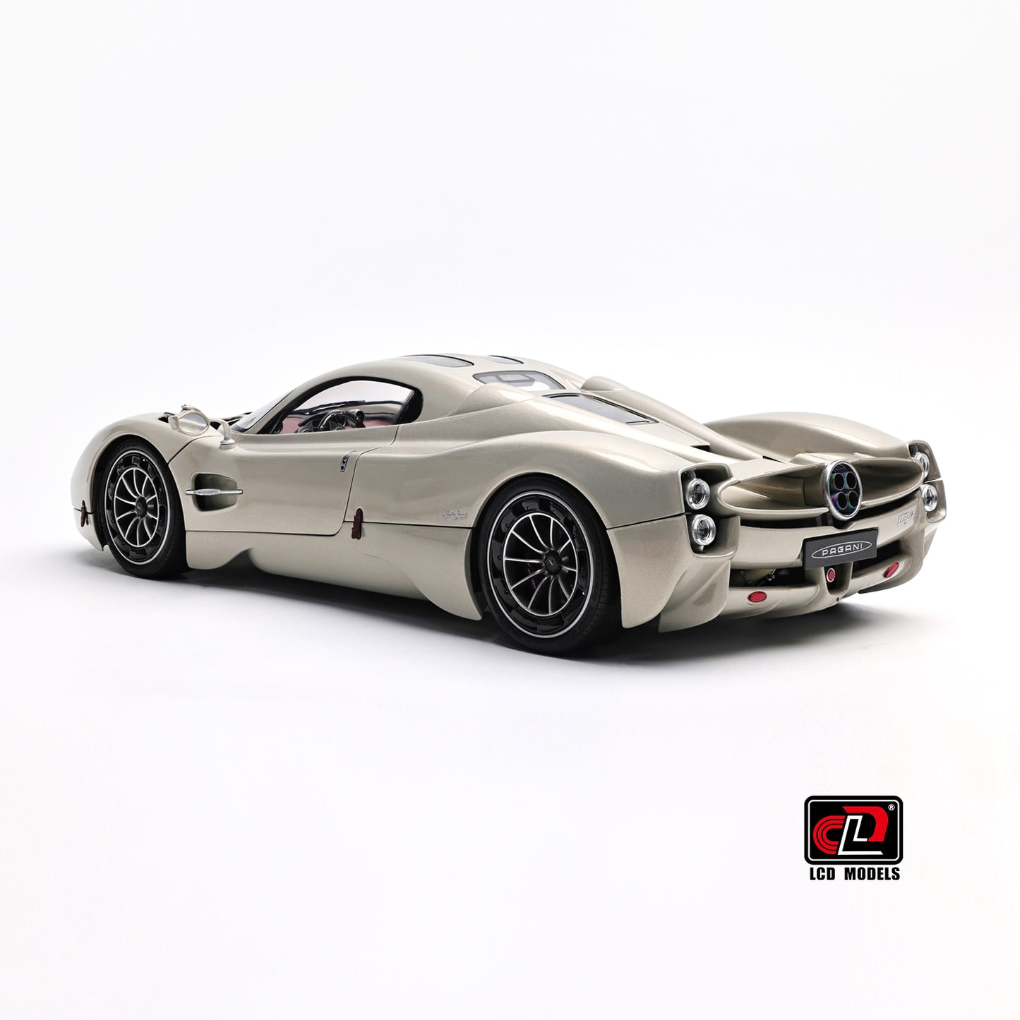 LCD Pagani Utopia Champagne Gold 1:18