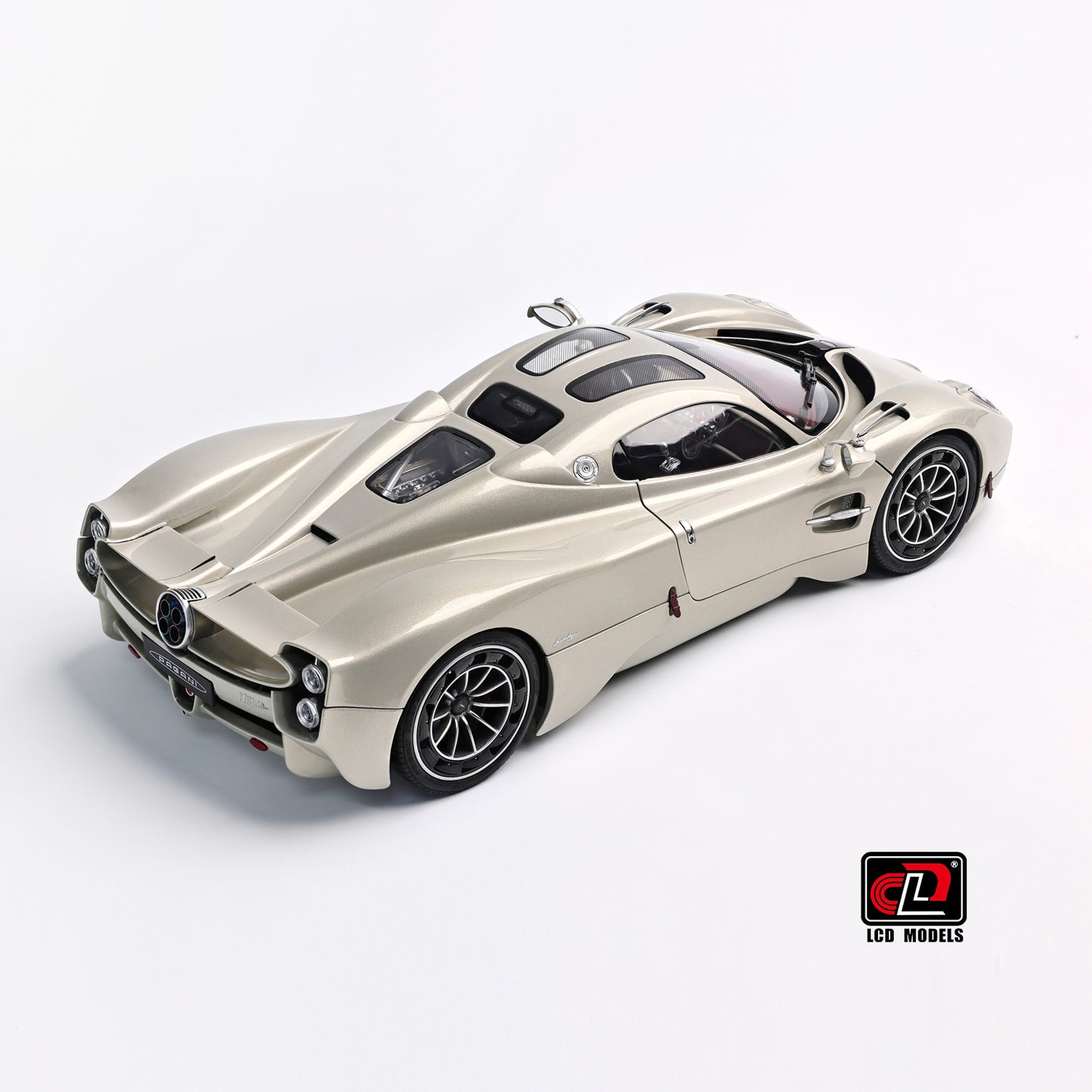LCD Pagani Utopia Champagne Gold 1:18