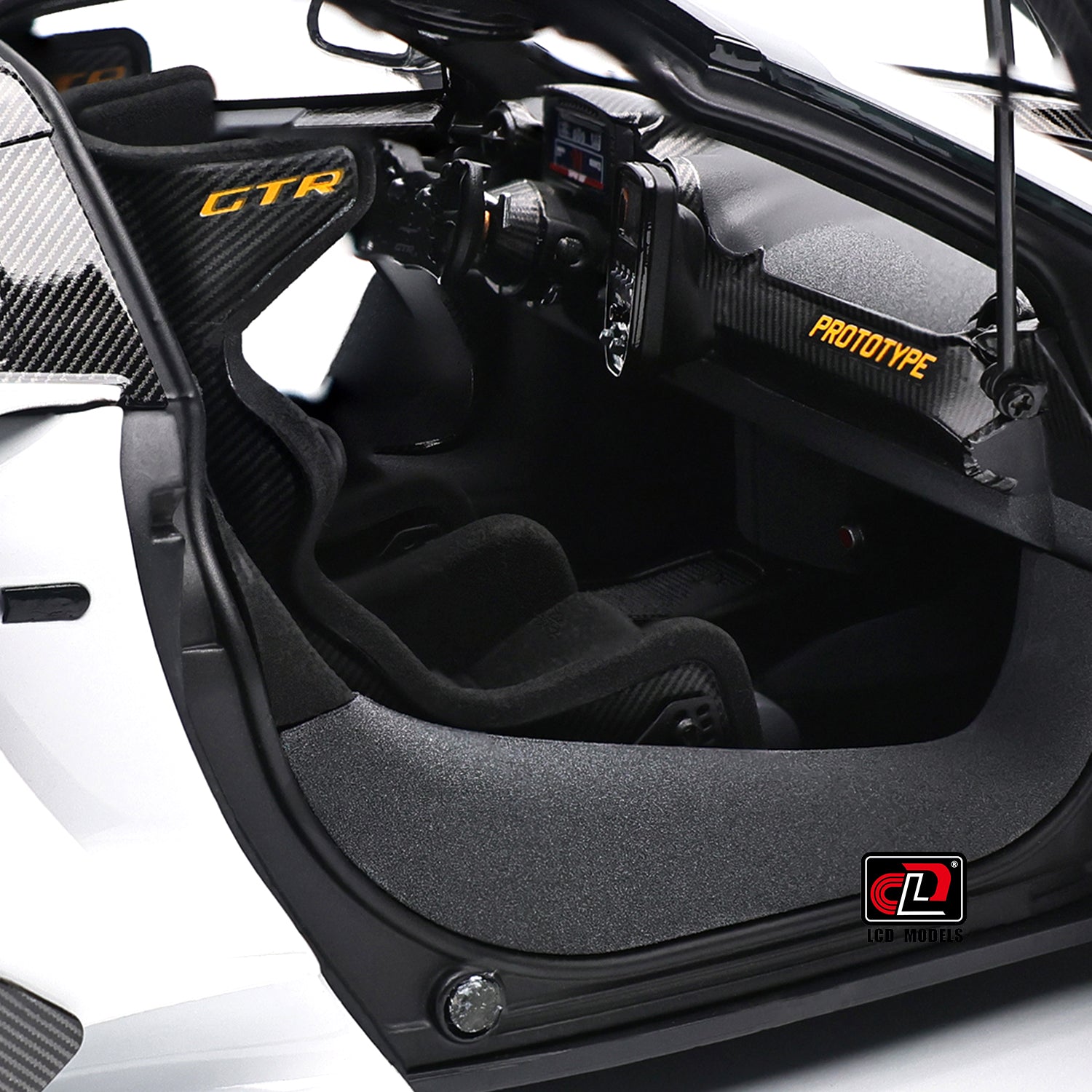 LCD Mclaren Senna GTR White 1:18 – STM Diecast