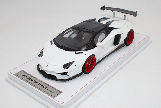 GL Model Lamborghini Aventador Roadster SVJ White w/ Red Wheels 1:18 WITH DISPLAY