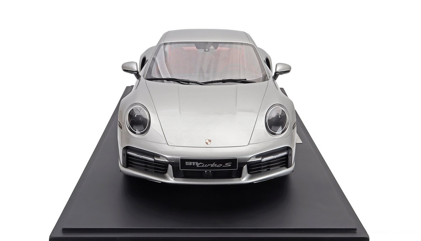 GT Spirit 2020 Porsche 911 992 Turbo S GT Silver 1:8