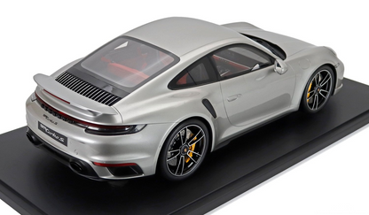 GT Spirit 2020 Porsche 911 992 Turbo S GT Silver 1:8