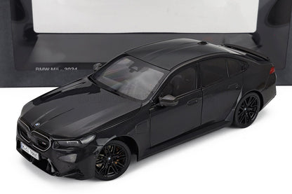 Minichamps 2024 BMW M5 (G90) Sophisto Grey Metallic 1:18 DEALER EDITION
