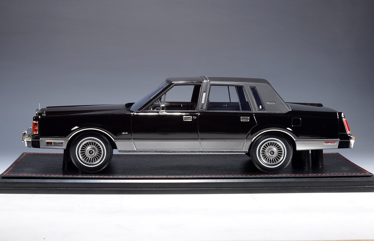 GLM Models 1989 Lincoln Town Car Signature Series Black 1:18