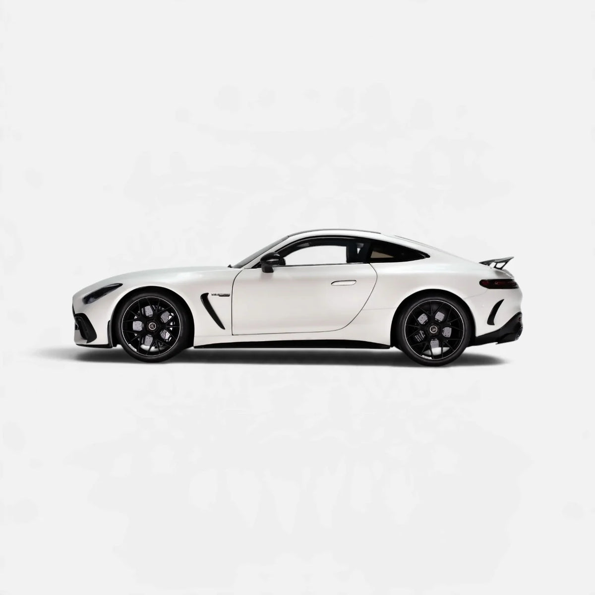 NZG Mercedes Benz AMG GT63 Pro (C192) Opalith White Bright 1:12