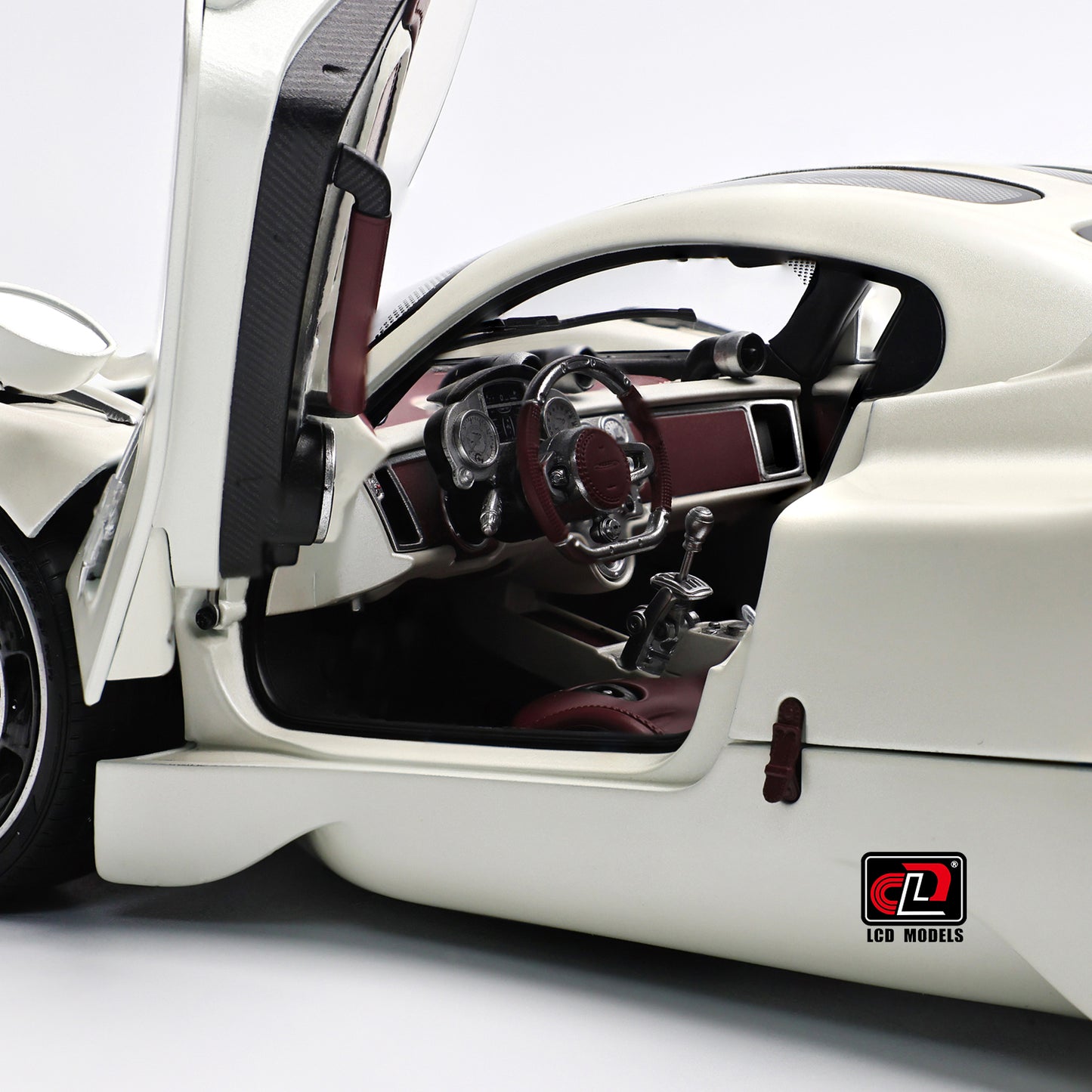 LCD Pagani Utopia Matte Pearl White 1:18