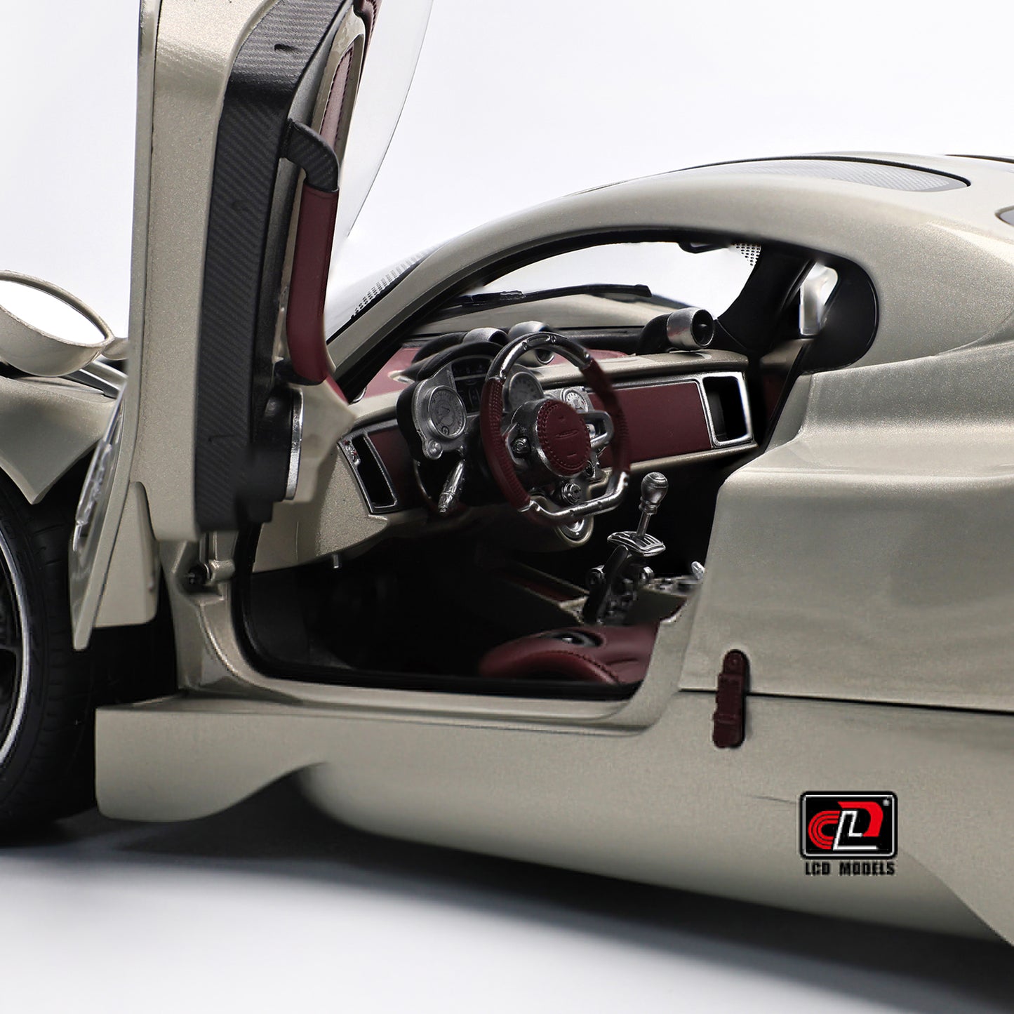 LCD Pagani Utopia Champagne Gold 1:18