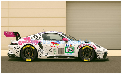 Spark-Model Porsche 911 992 GT3 R #85 Team Iron Dames 24hr Le Mans White Pink 1:18 WITH DISPLAY