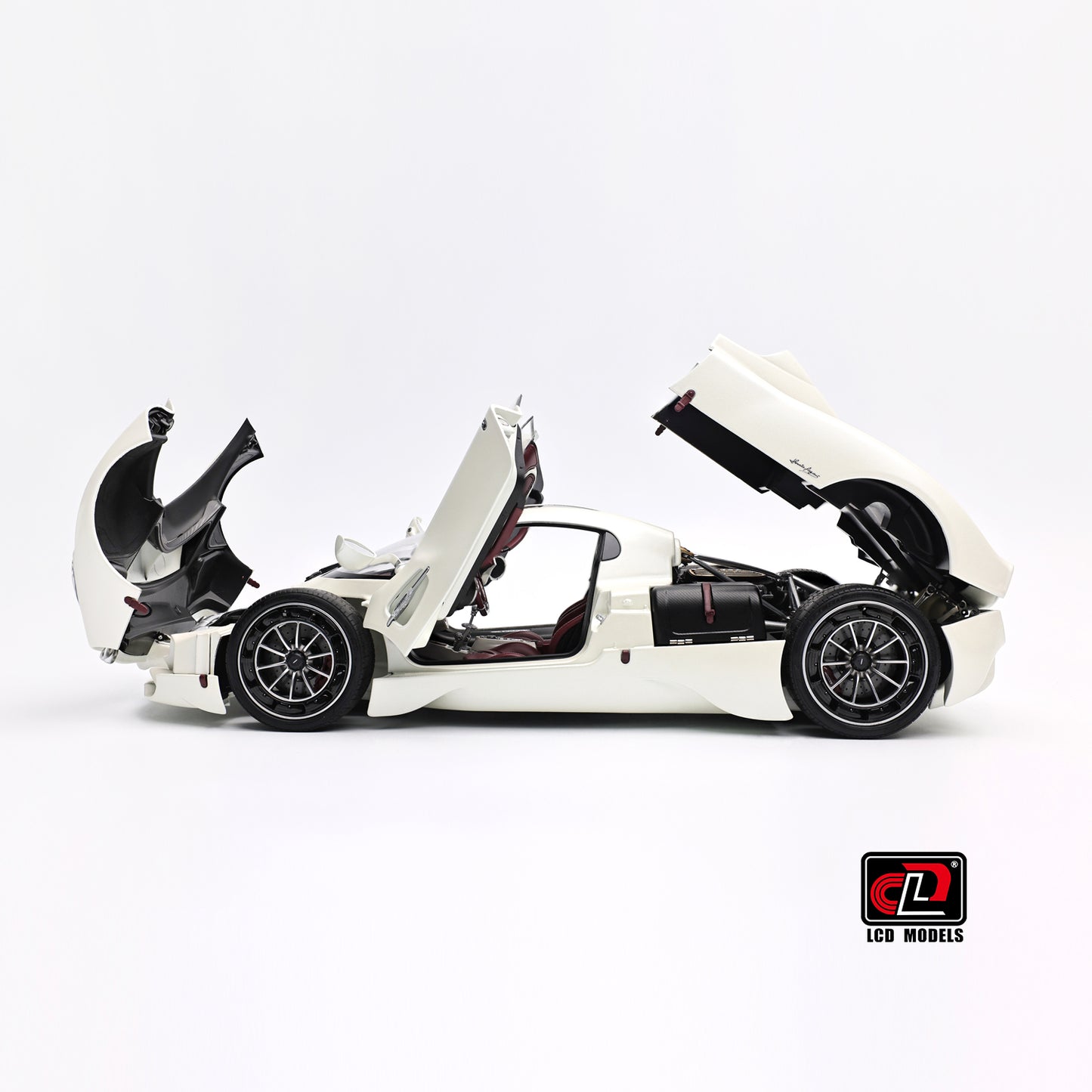 LCD Pagani Utopia Matte Pearl White 1:18